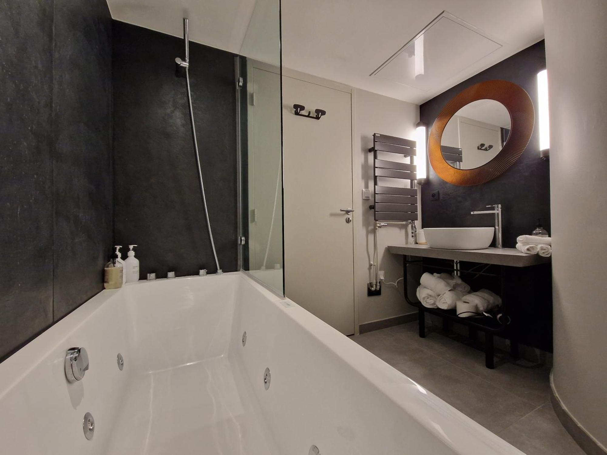 Domaine De L'Epau Eco-Resort Yvré-lʼÉvêque Eksteriør bilde