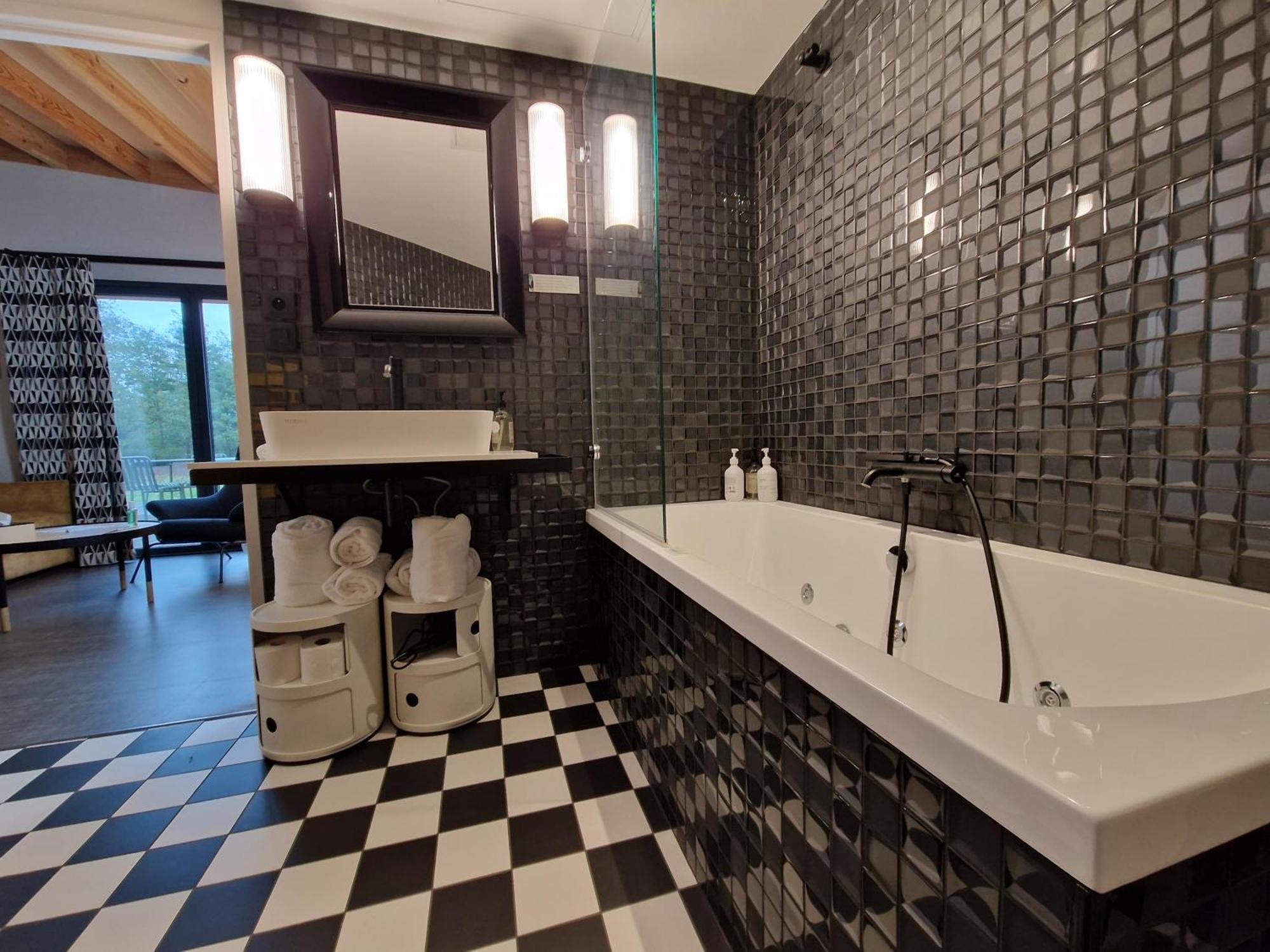 Domaine De L'Epau Eco-Resort Yvré-lʼÉvêque Eksteriør bilde
